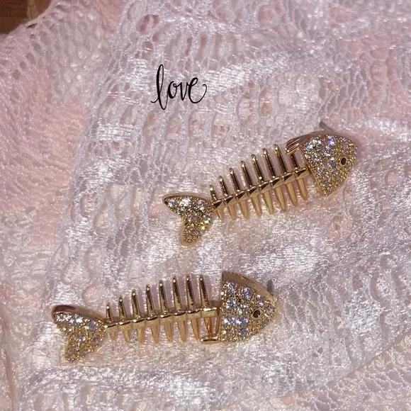 18kt Gold Fish Bone Dangly Earrings - Picture 2 of 6